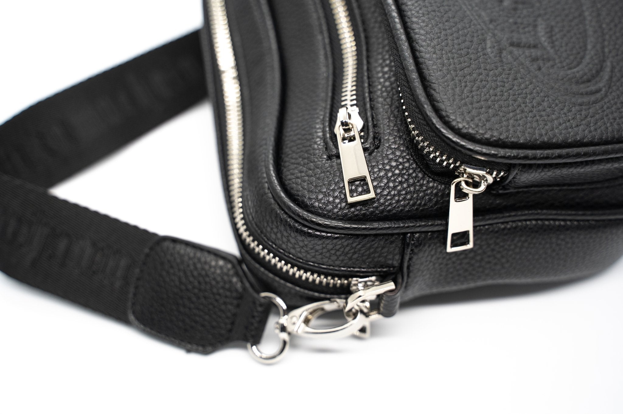 SS23 Side Bag Black