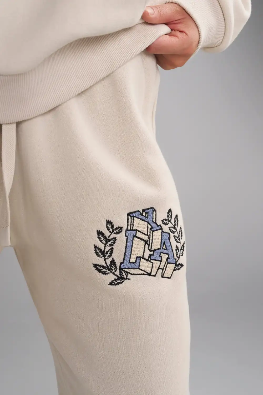 W226 - Teddy Jogger