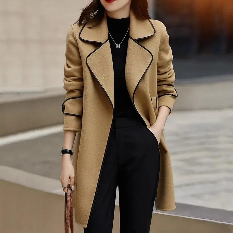 Contrasted trims front tie lapel coat
