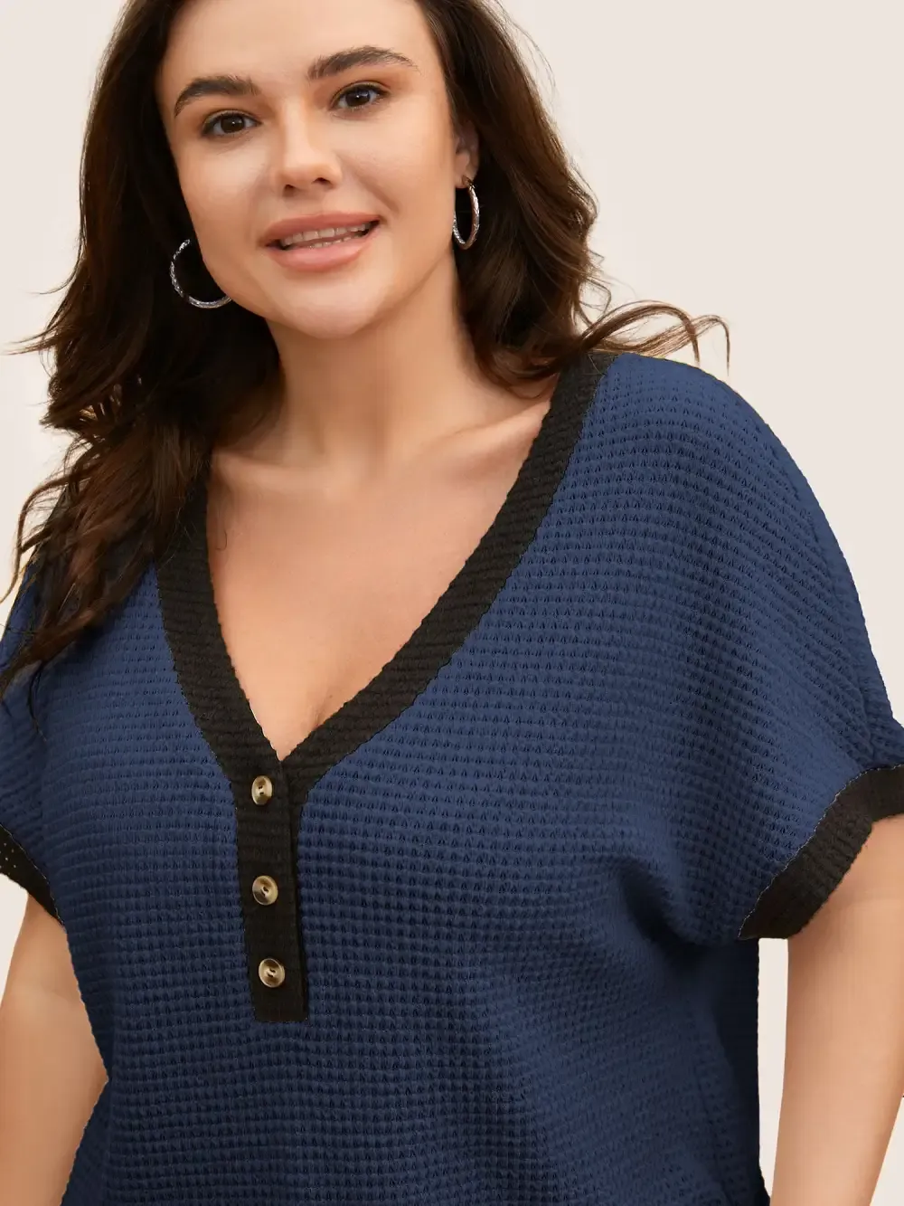 V Neck Contrast Button Detail Knit T-Shirt