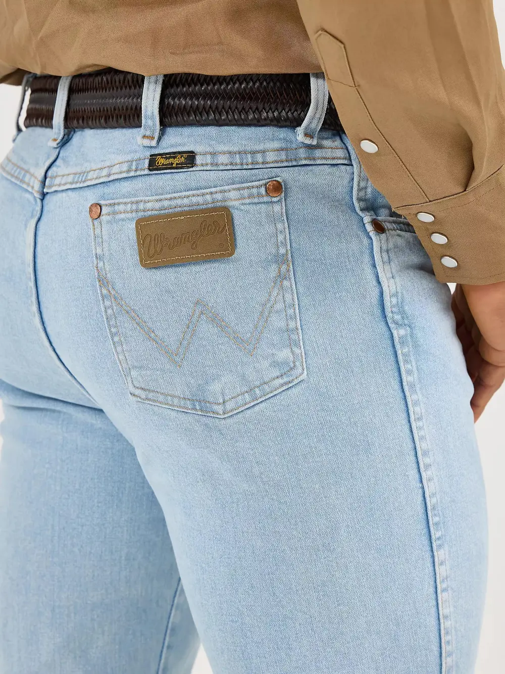 WRANGLER COWBOY CUT SLIM FIT ACTIVE FLEX JEANS IN BLEACH