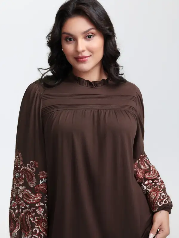 Floral Embroidered Ruffled Collar Top