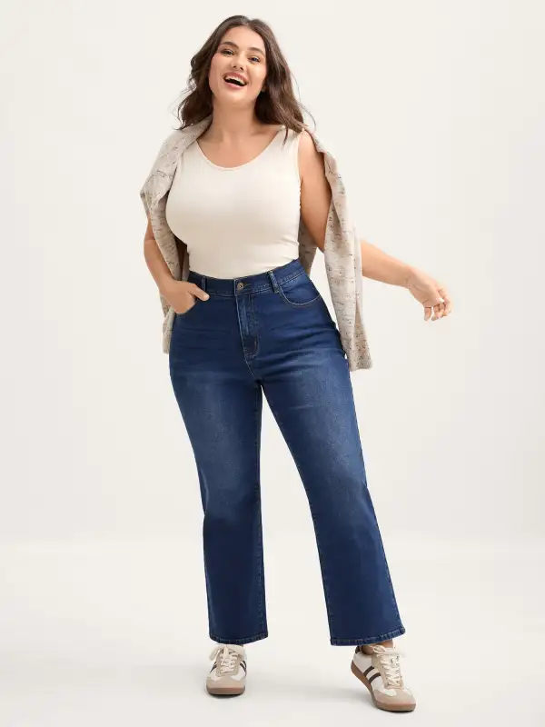 Classic Wash Stretchy Micro Flared Jeans