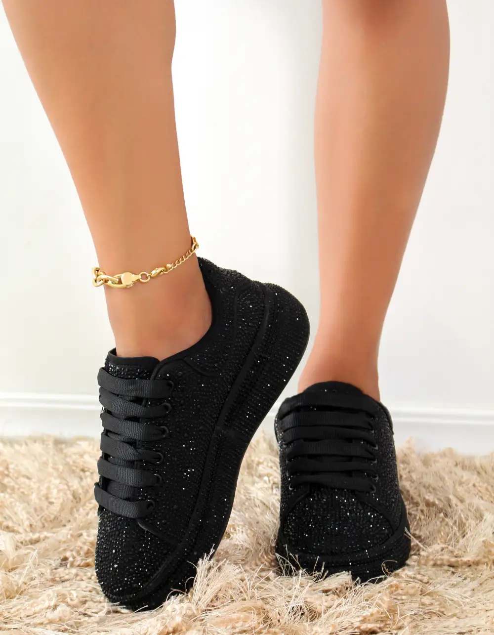 DOLLY | BLACK