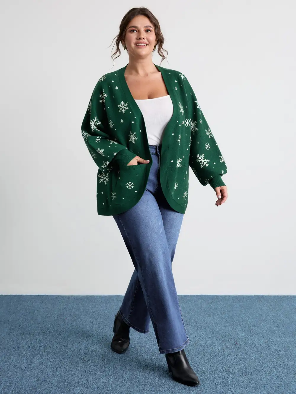 Snowflake Pattern Pockets Curvy Hem Knit Cardigan