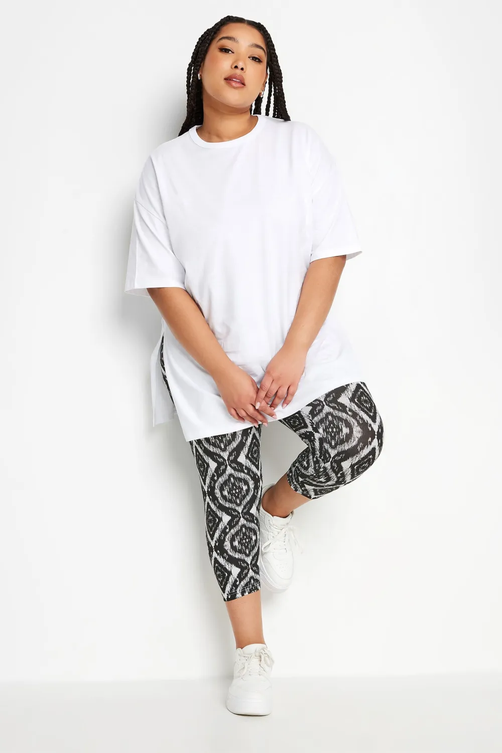 YOURS Curve 2 PACK Black & Blue Floral Print Cropped Leggings