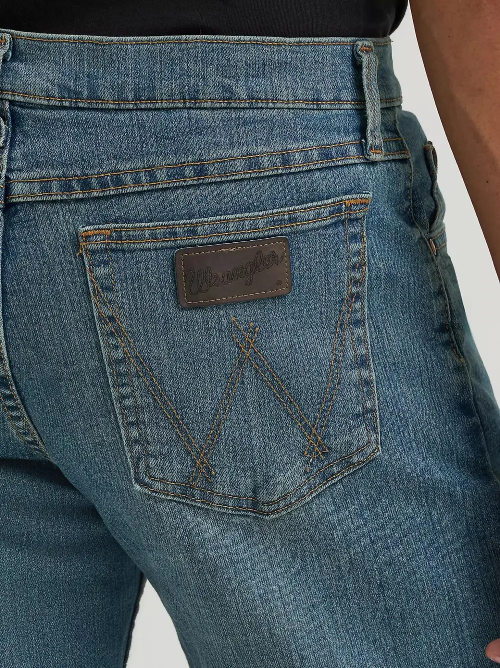 WRANGLER 20X ADVANCED COMFORT 02 COMPETITION SLIM JEAN IN ROOT BEER