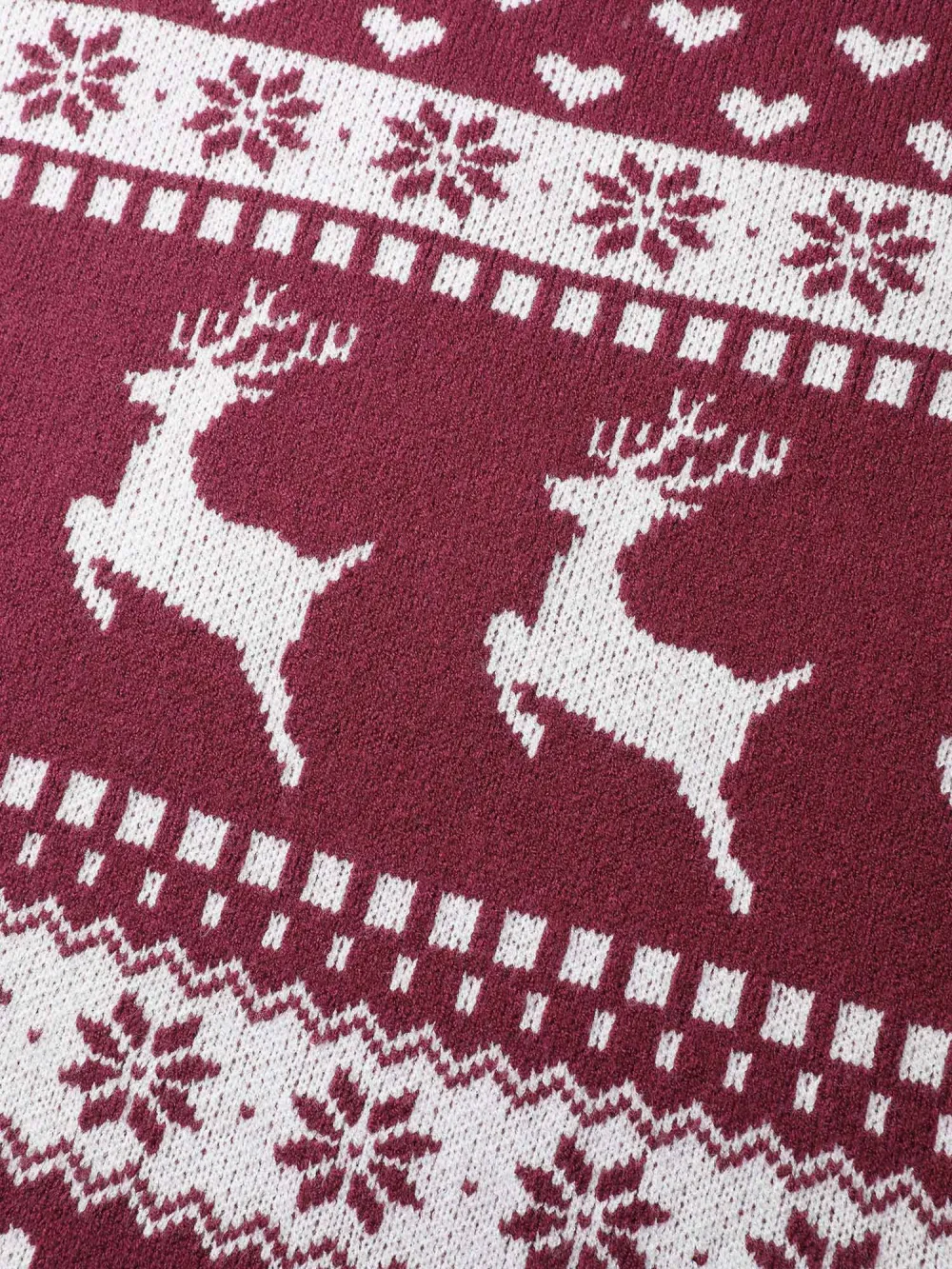 Reindeer Holiday Print Round Neck Pullover