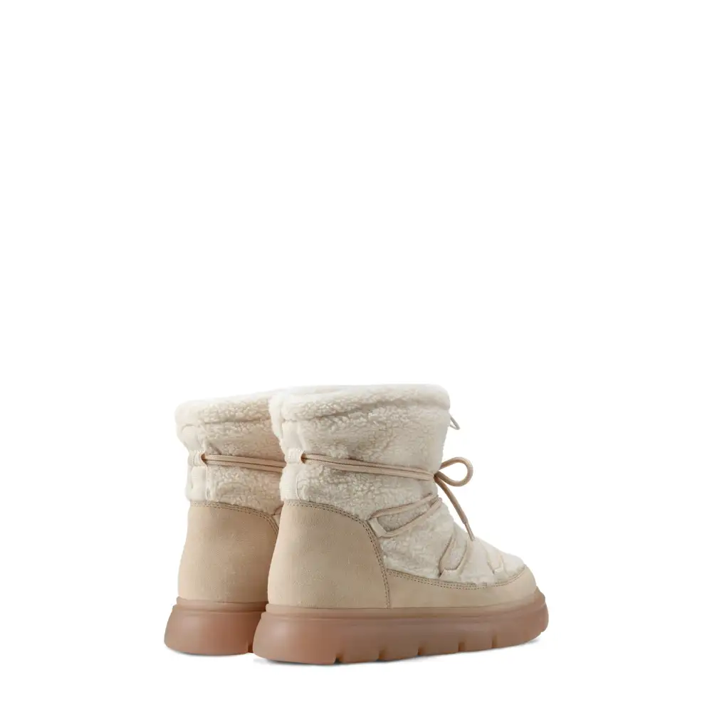 Women's Misty Lug Sole Insulated Waterproof Snow Booties