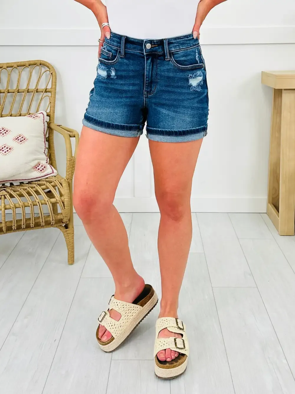 Judy Blue Sunshine Awaits Mid Rise Shorts