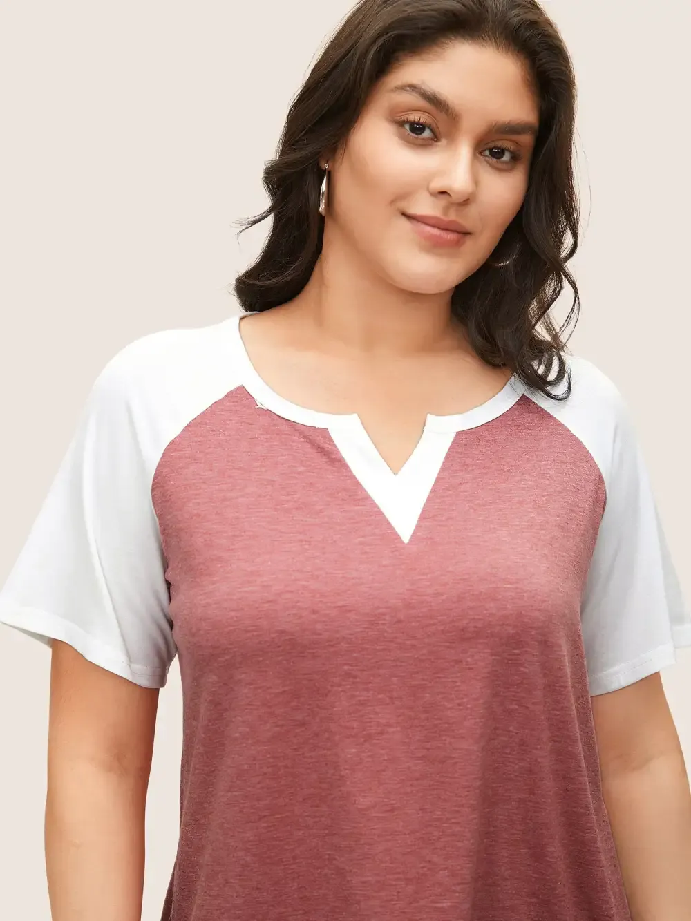 Colorblock Contrast Notched Raglan Sleeve T-Shirt