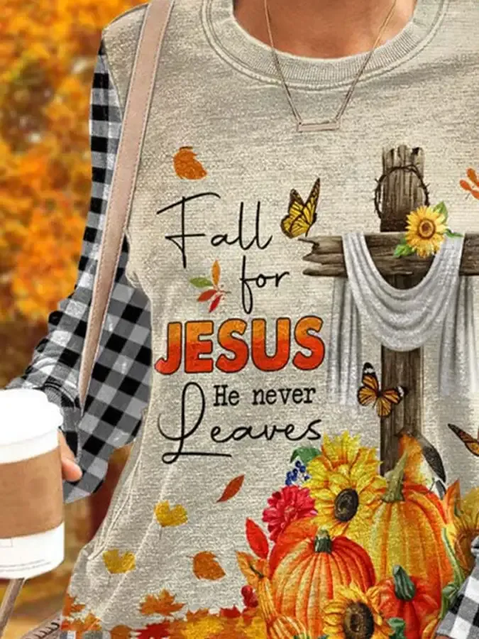 Thanksgiving Fall For Jesus He Never Leaves Plaid Pumpkin Print Sweatshirt