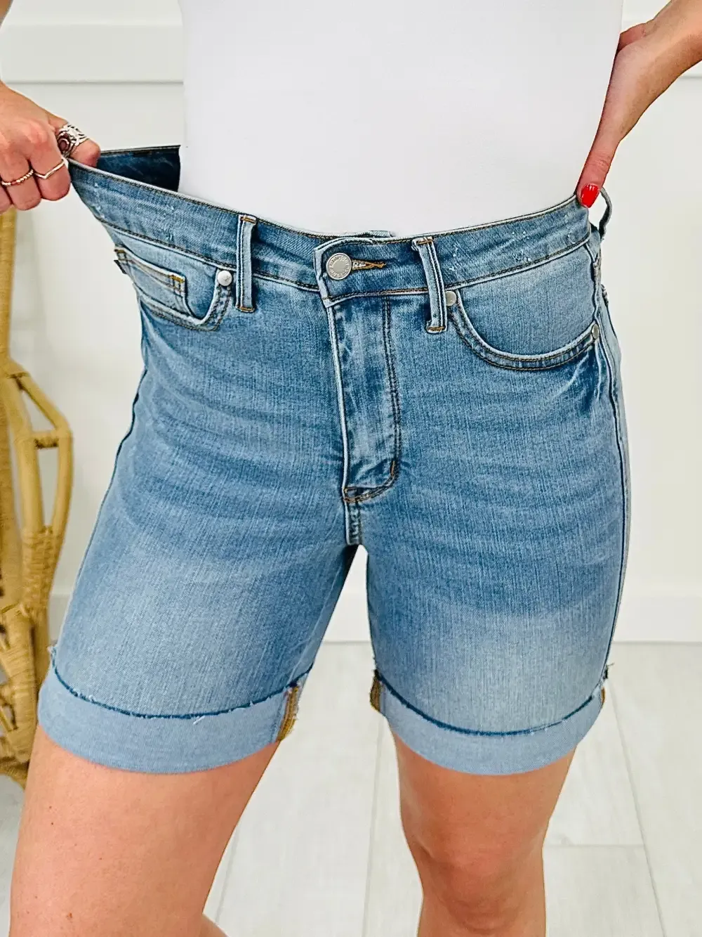 Judy Blue Confident and Cooling Tummy Control Shorts in Reg/Curvy