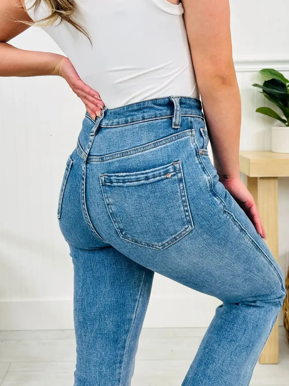 Kick Back And Relax Kick Flare Cropped Jeans in Reg/Curvy