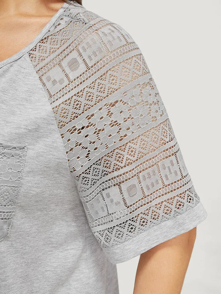 Solid Pocket Contrast Lace Raglan Sleeve Arc Hem T-shirt