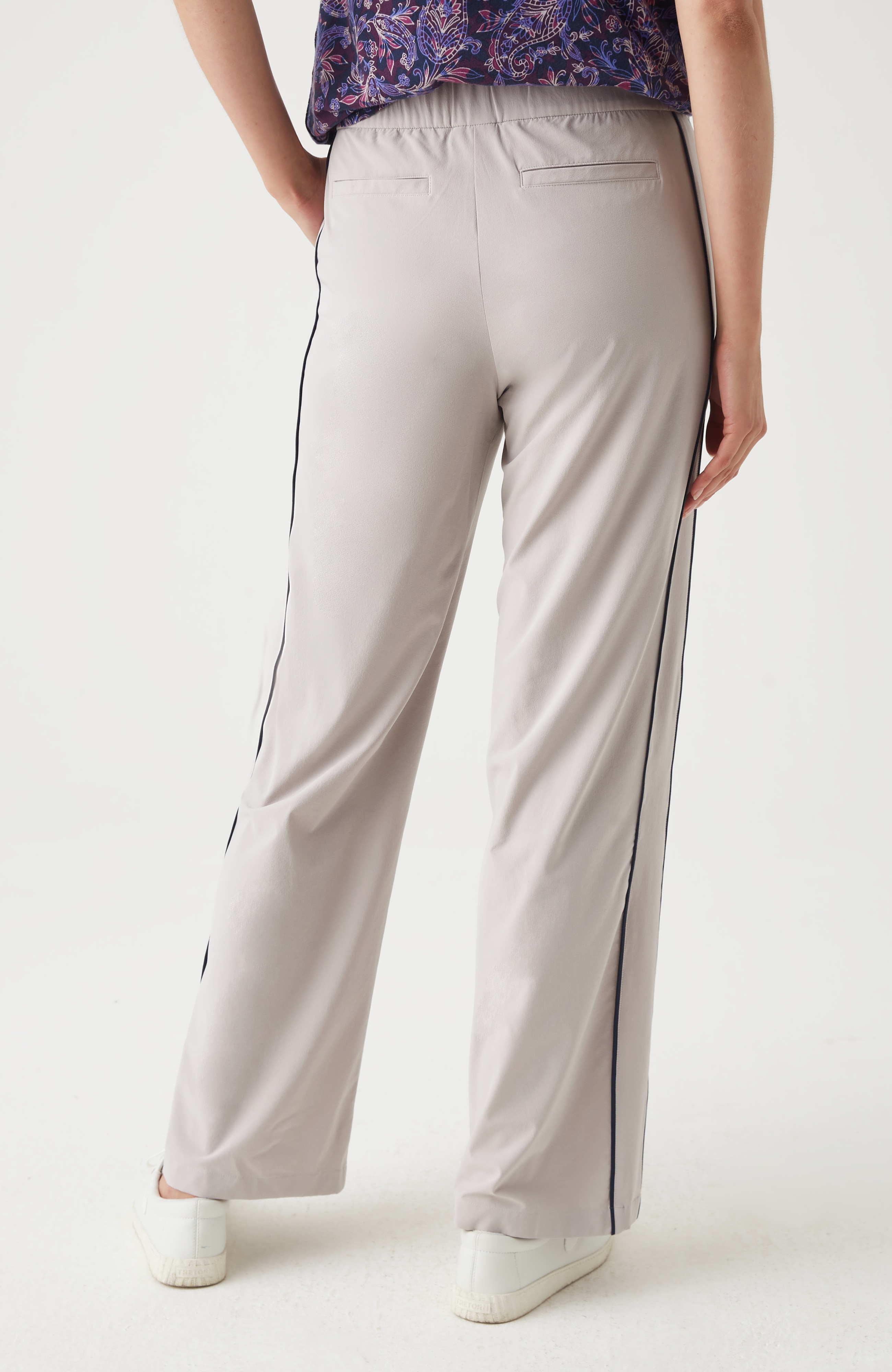 Fit On-The-Go Piped Wide-Leg Pants
