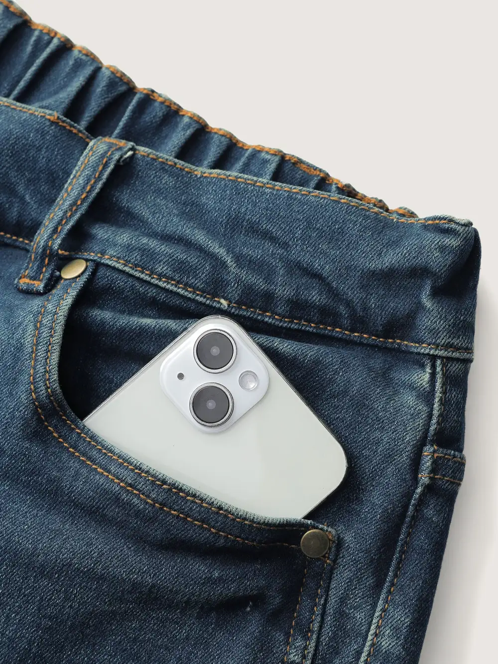 Retro Wash Stretchy Waist Straight-Leg Jeans