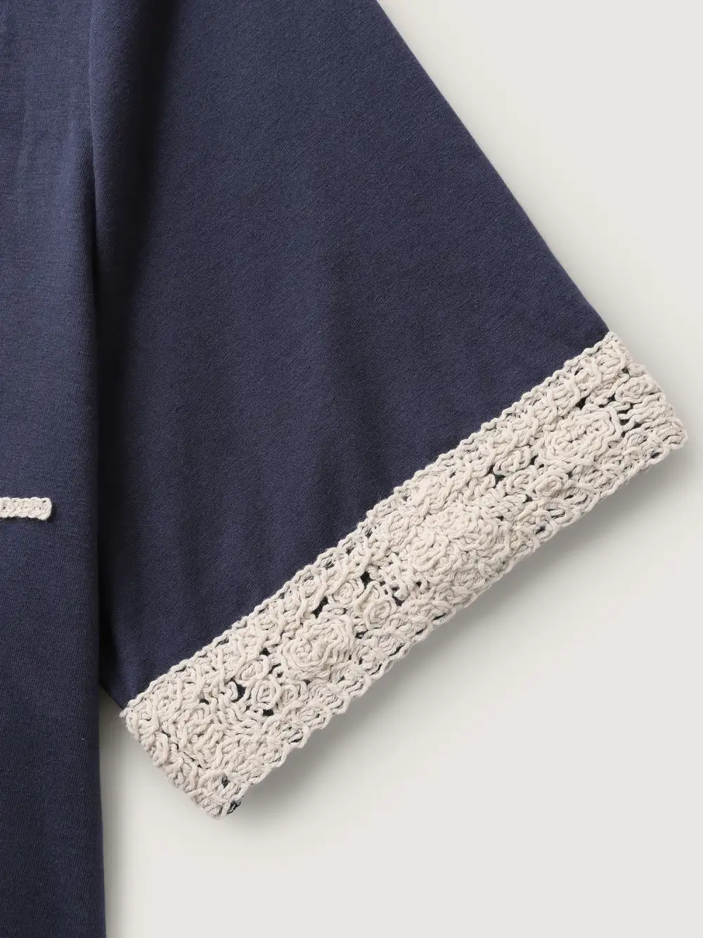 Owl Embroidery Round Neck Contrast T-Shirt