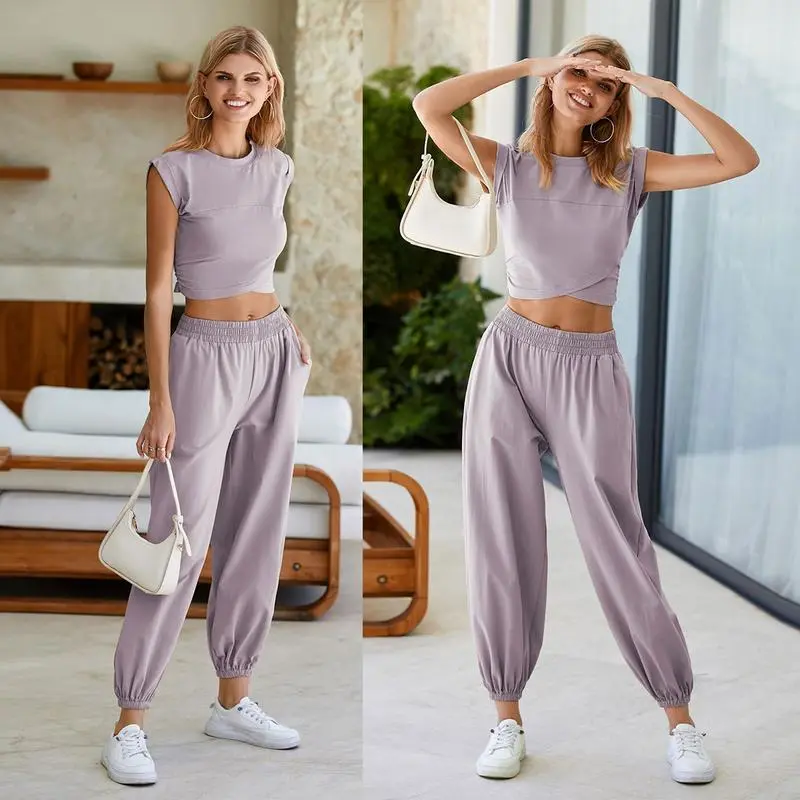 Women’s 2-Piece Tracksuit – Crop Top & Jogger Pants with Pockets | Minimalist Sportswear