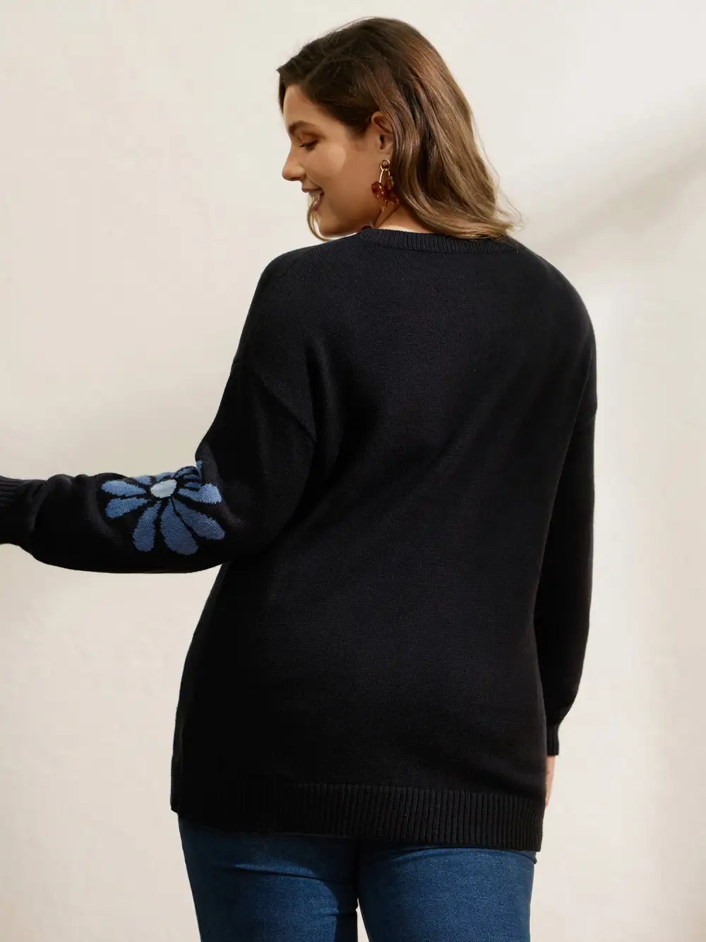 Large Flower Jacquard Pattern Pullover