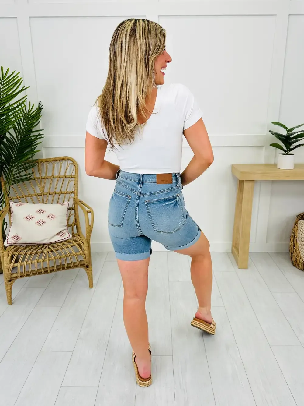 Judy Blue Confident and Cooling Tummy Control Shorts in Reg/Curvy