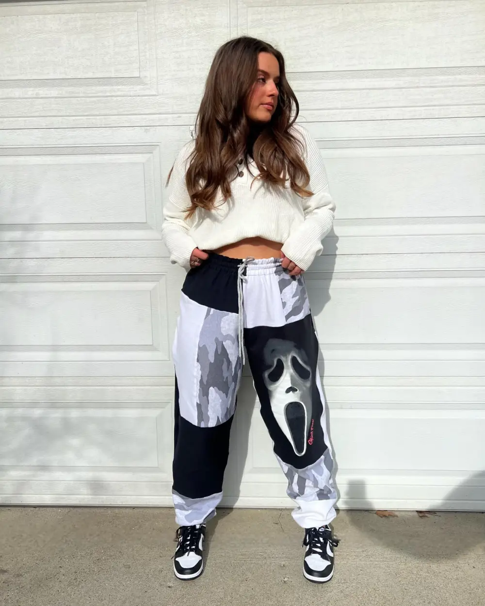 Black sweatpants how perfect and cozy piece for your Halloween day