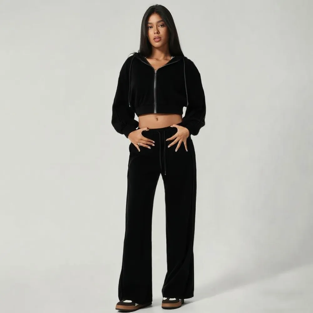 2-Piece Set: Cropped Hoodie & Wide-Leg Pants – Soft, Quick-Dry, with Pockets