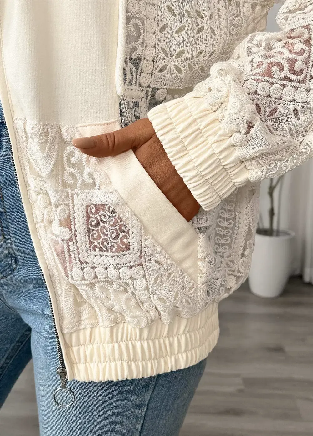 Beige Long Sleeve Pocket Zipper Hoodie