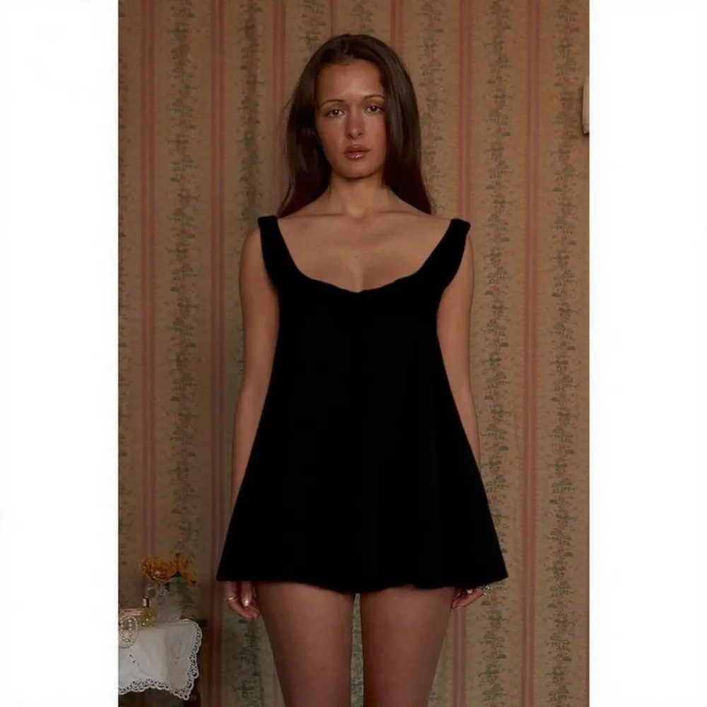 Women’s Summer 2-Piece Set-U-Neck Tank Top & Low-Rise Shorts