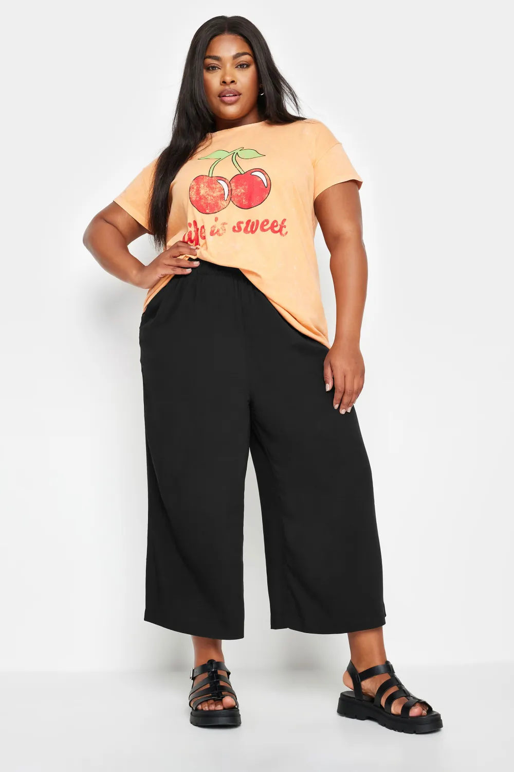 YOURS Curve Green Leaf Print Cropped Trousers