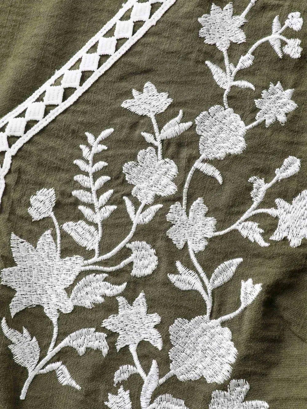 Floral Embroidery Puffy Sleeve-Tie Blouse