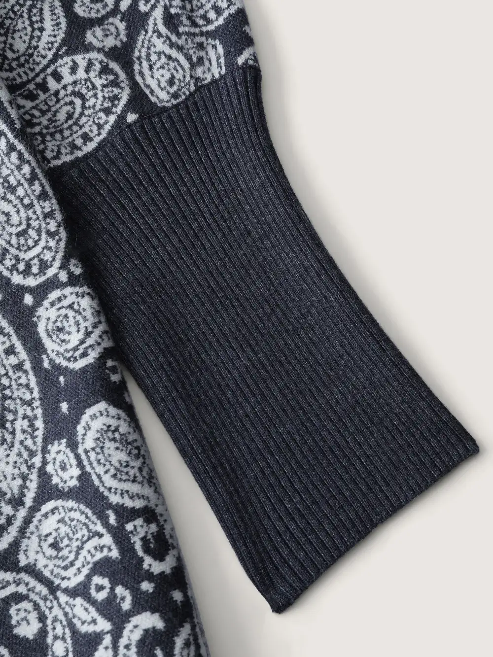 Supersoft Arc Hem Paisley Print Pocket Knit Cardigan