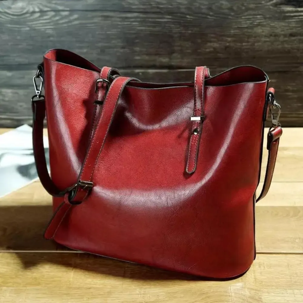 Nicole's Favourite: Vintage Shoulder Bag