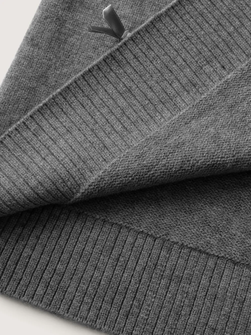 3D Bowknot Round Neck Knit Cardigan