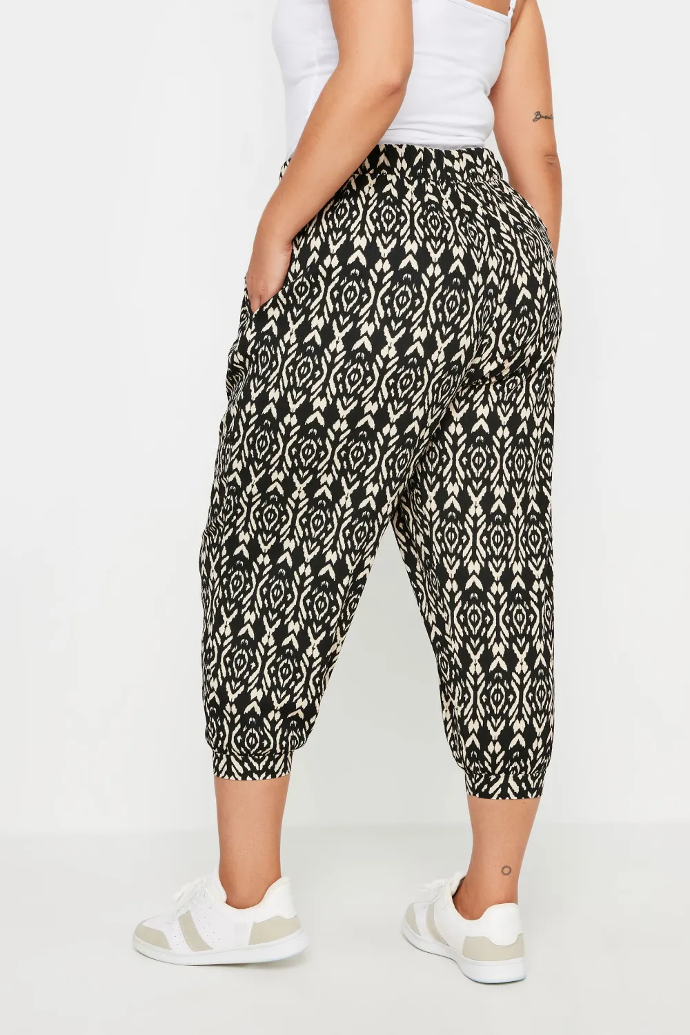 YOURS Curve Black Geometric Print Textured Cropped Harem Trousers