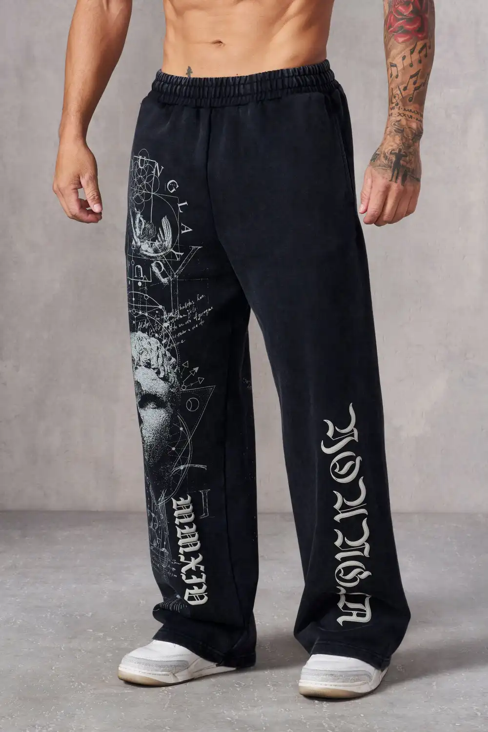 2139 - Renaissance Sweats