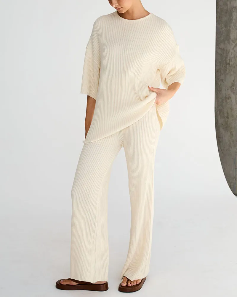 Minimalist mid-sleeved knitted two-piece set