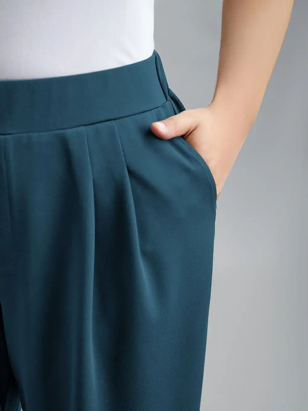 Stretchy-Waist Straight Leg Pants