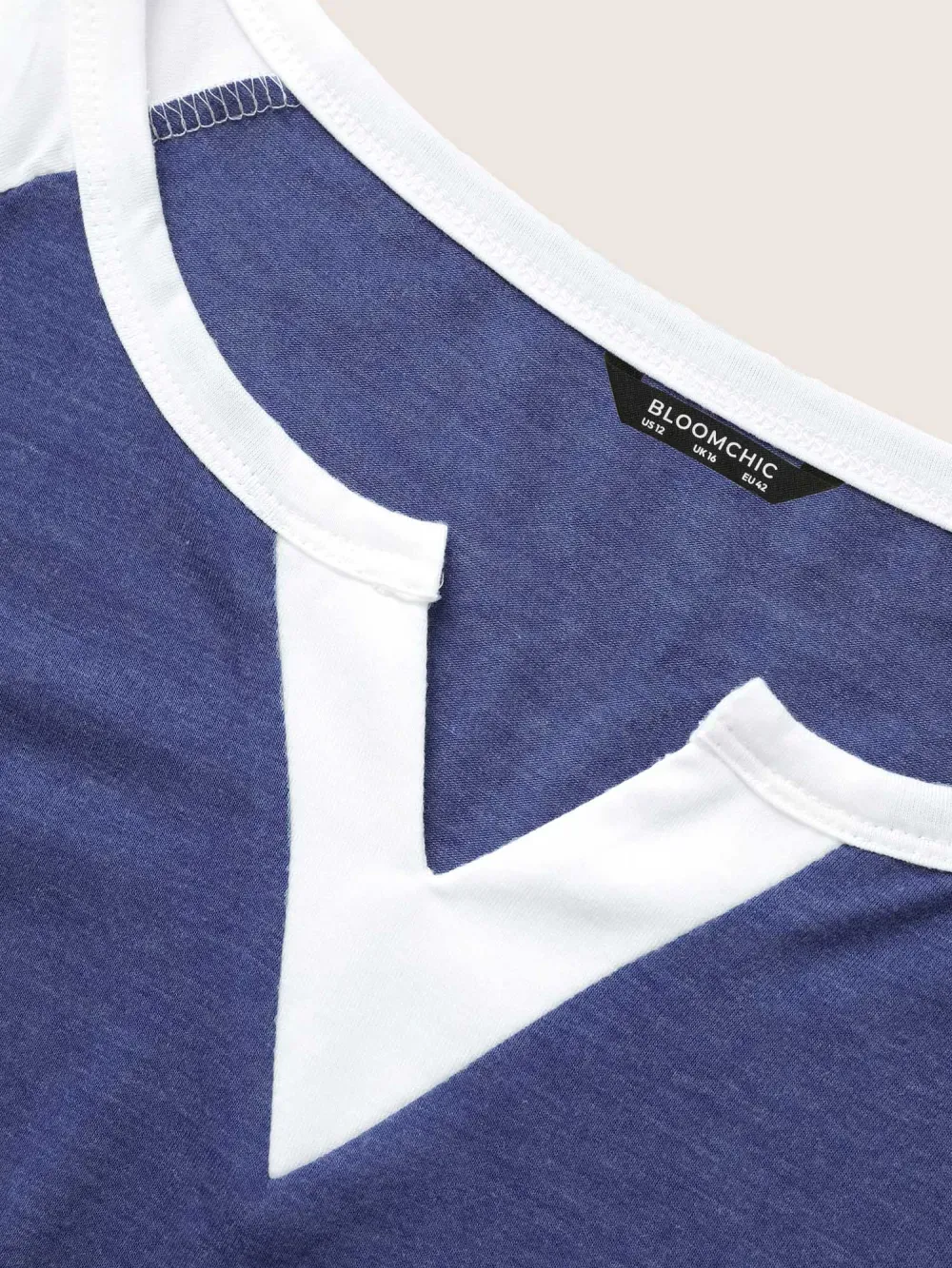 Colorblock Contrast Notched Raglan Sleeve T-Shirt