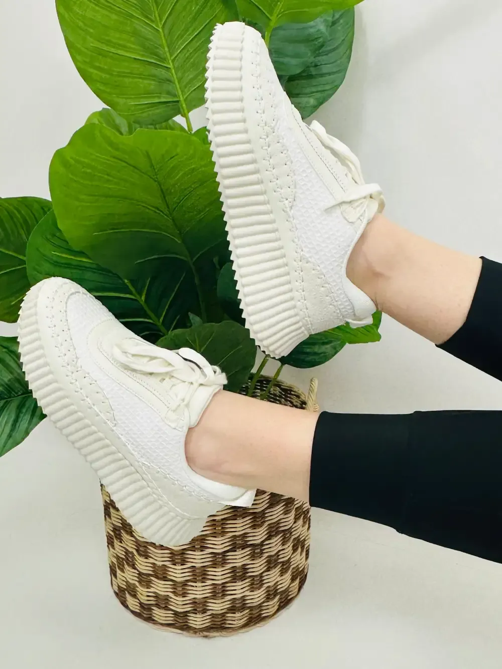 Rise And Stride Sneakers In White
