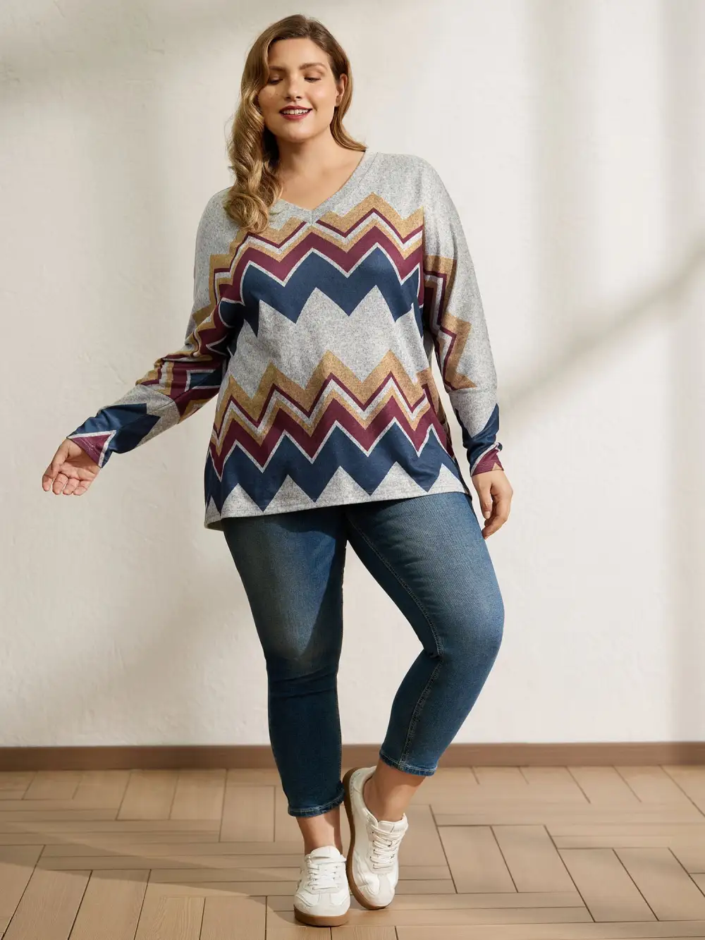 Geometric Print V-Neck Knit Top