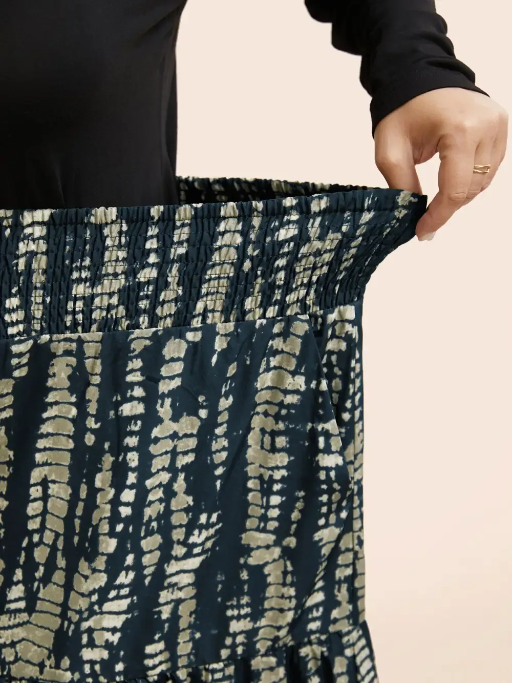 Geometric Shirred Ruffle Layered Hem Skirt