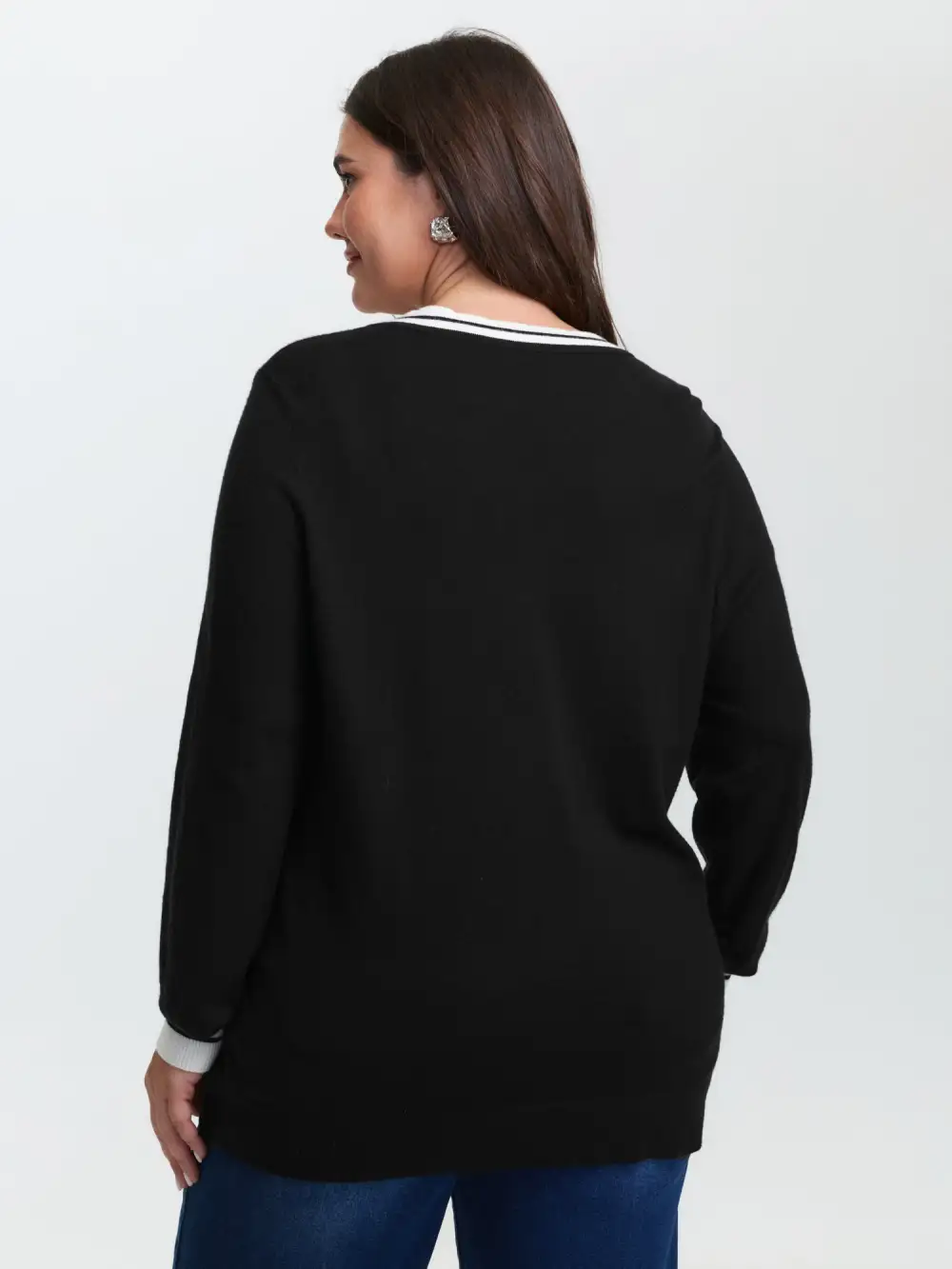 V-Neck Contrast Long Sleeve Pullover