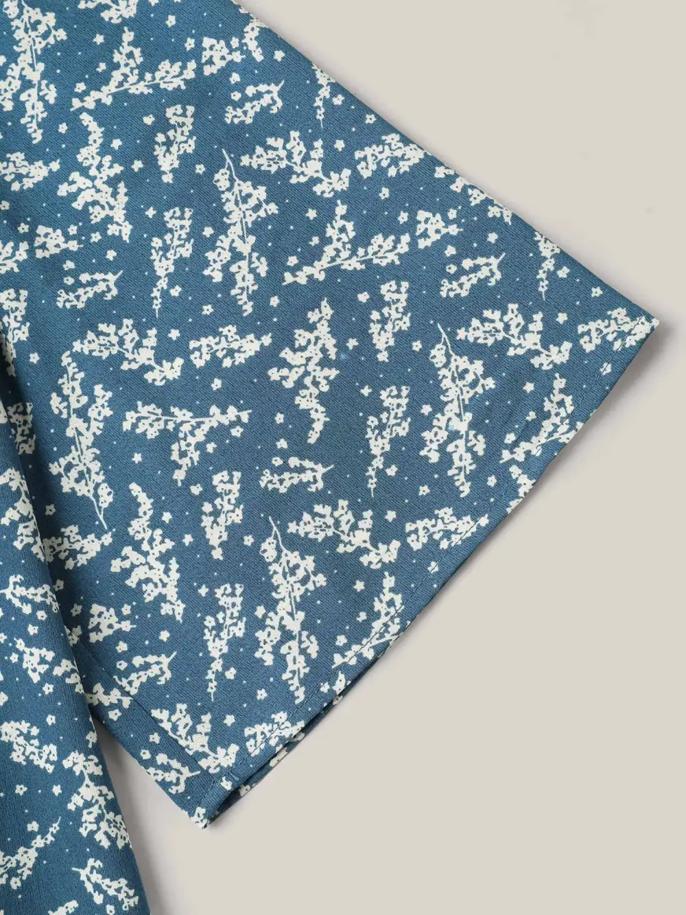 Floral Print Curvy Hem V-Neck Shirt