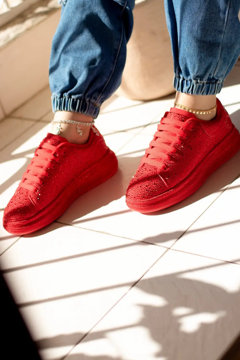 DOLLY | RED