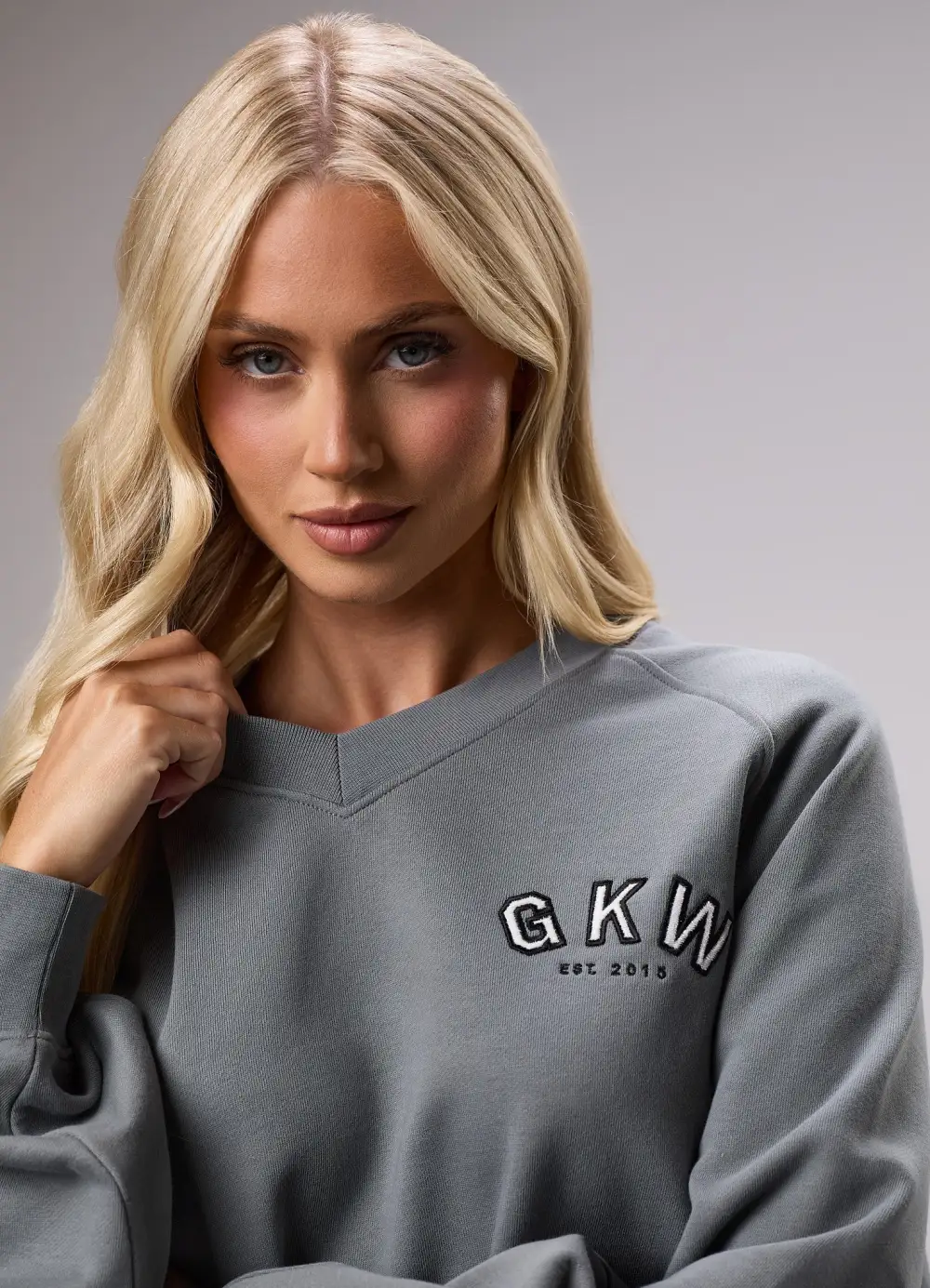 GKW Sports Luxe V Neck Crew - Dark Sage