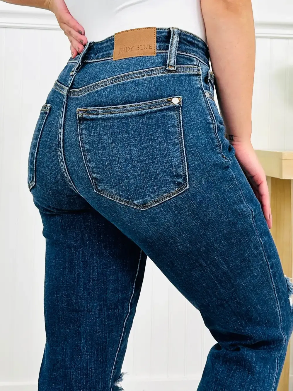 Judy Blue Walk This Way Slim Straight Leg Jeans in Reg/Curvy