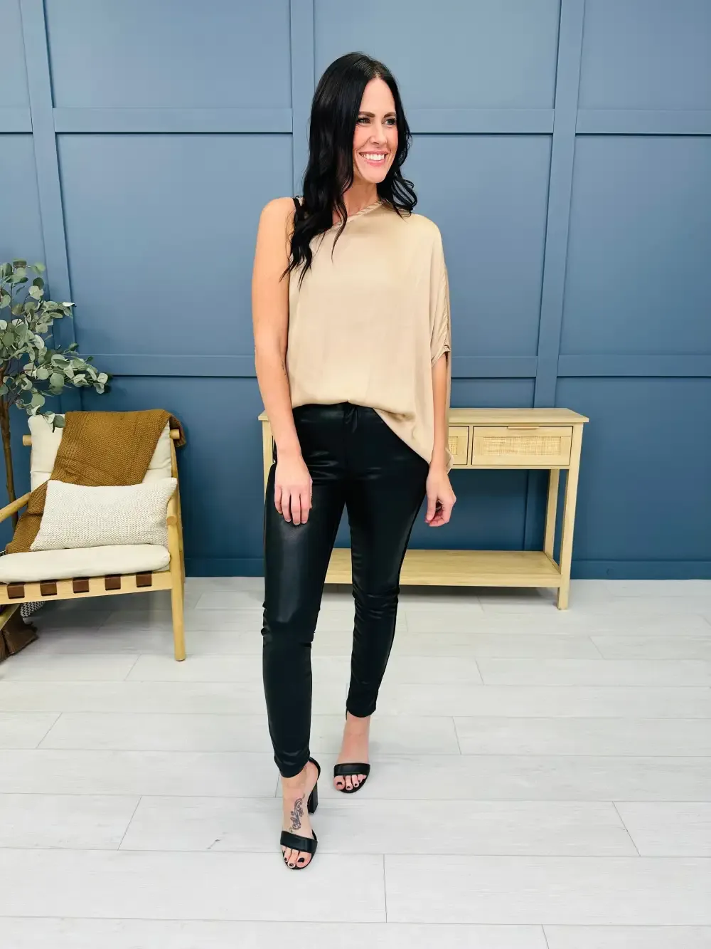 REG/CURVY Judy Blue Hot Stuff Stretchy Faux Leather Skinny Jeans