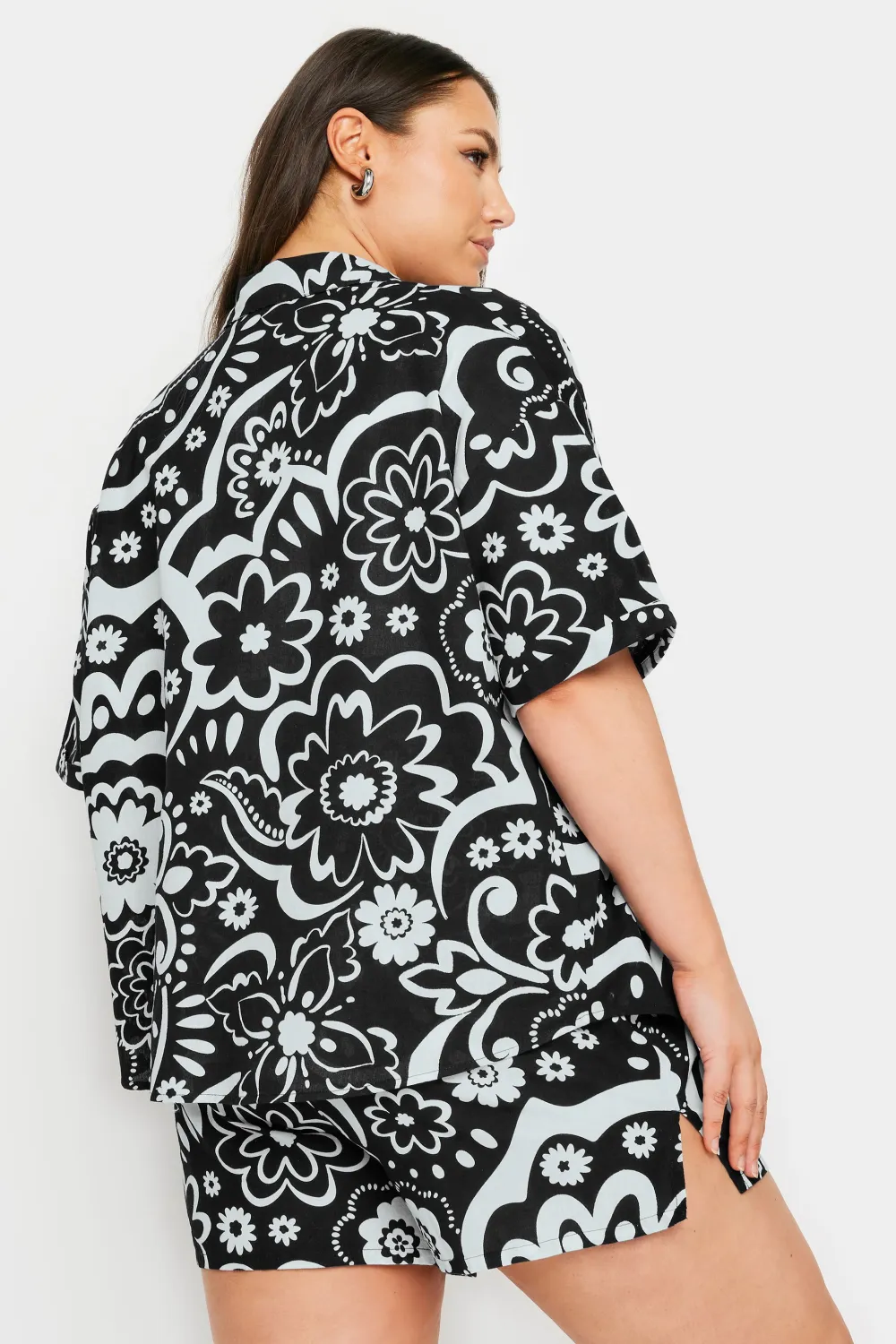 YOURS Curve Black Floral Print Shorts