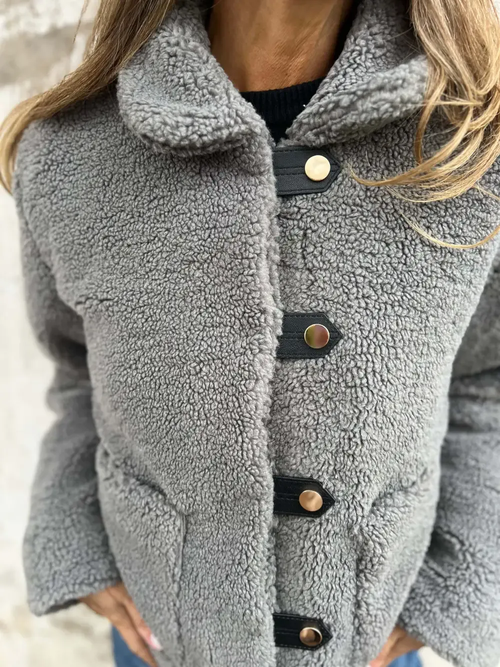 Chaqueta tipo corderito clásica gris